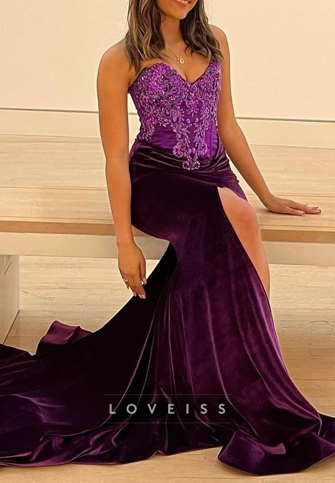 Sweetheart Sleeveless Appliques Velvet Sheath Prom Dress