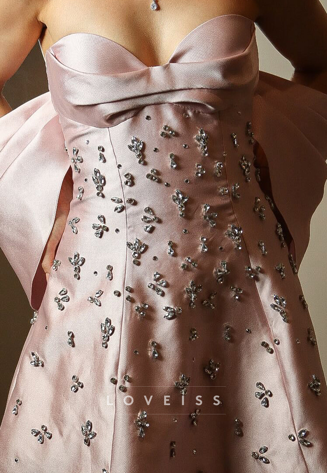 Sweetheart Sleeveless Beaded Sparkly Satin A-Line Evening Dress