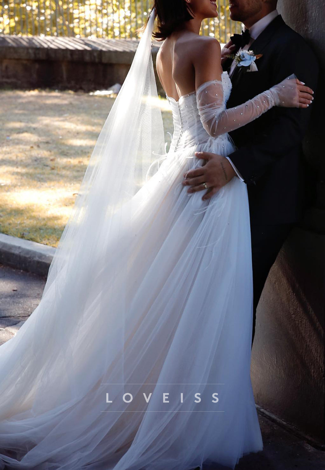 Sweetheart Sleeveless Feathered Tulle A-Line Wedding Dress