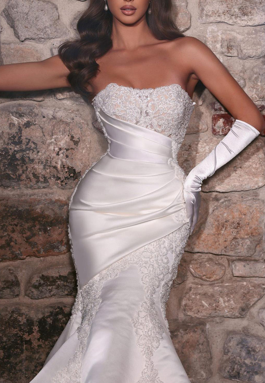 Off-Shoulder Sleeveless Floral Appliques Pleated Mermaid Wedding Dress