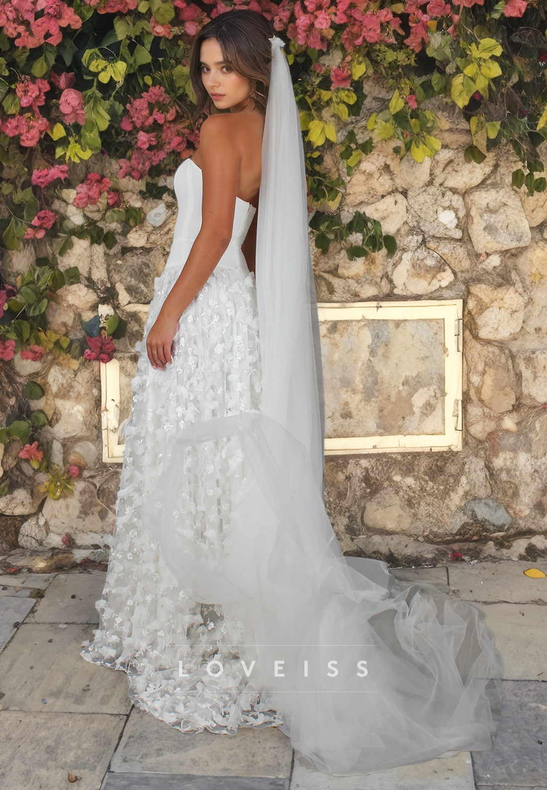 Sweetheart Sleeveless Floral Embellished A-Line Wedding Dress