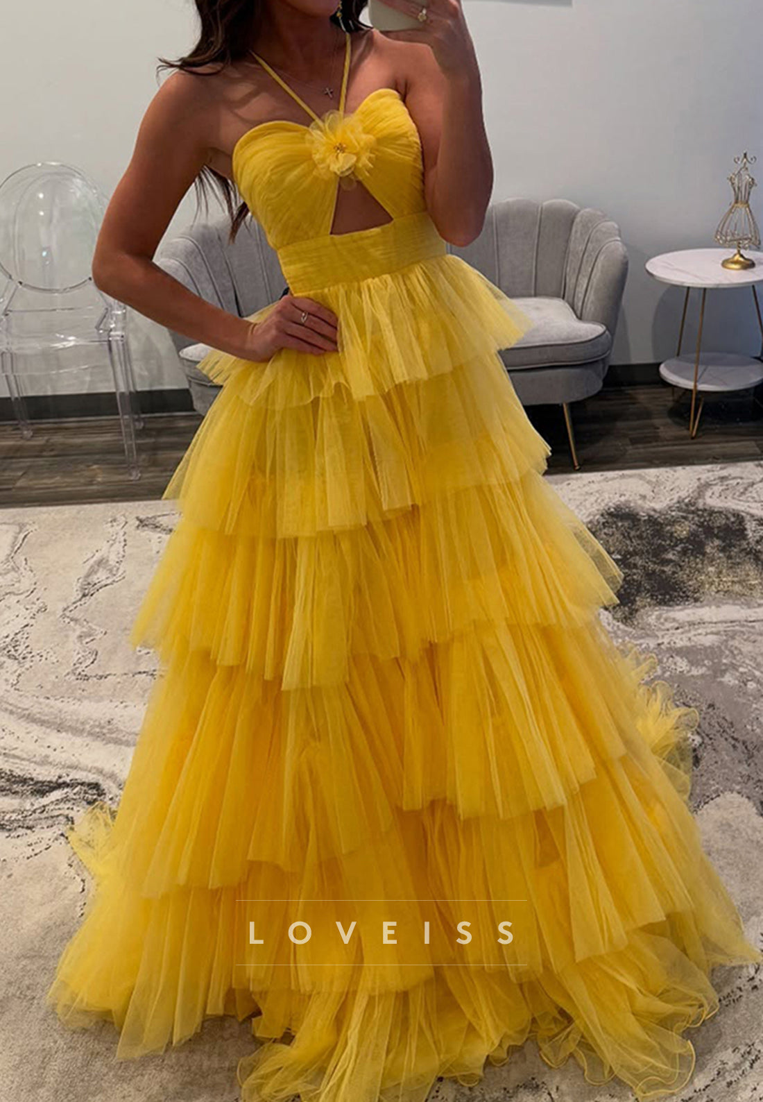 Sweetheart Sleeveless Pleated Tulle Tiered Ball Gown Prom Dress