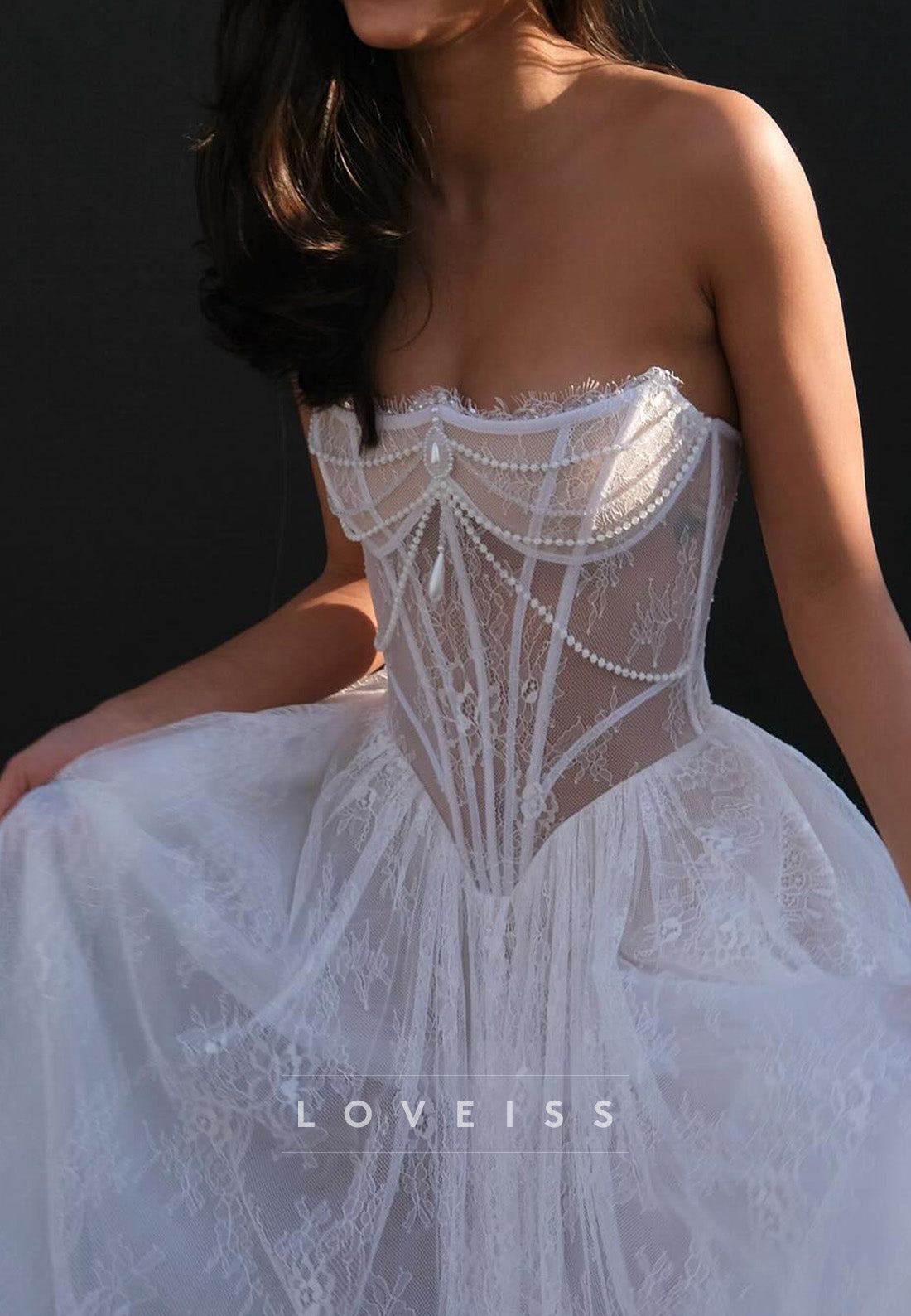 Sweetheart Sleeveless Tulle Beaded Lace Appliques A-Line Wedding Dress