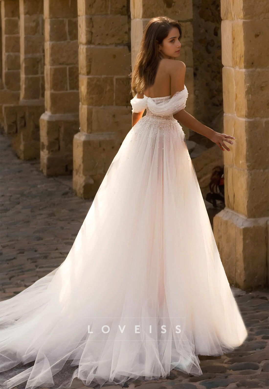 Sweetheart Sleeveless Tulle Pearl Beaded Ball Gown A-Line Wedding Dress