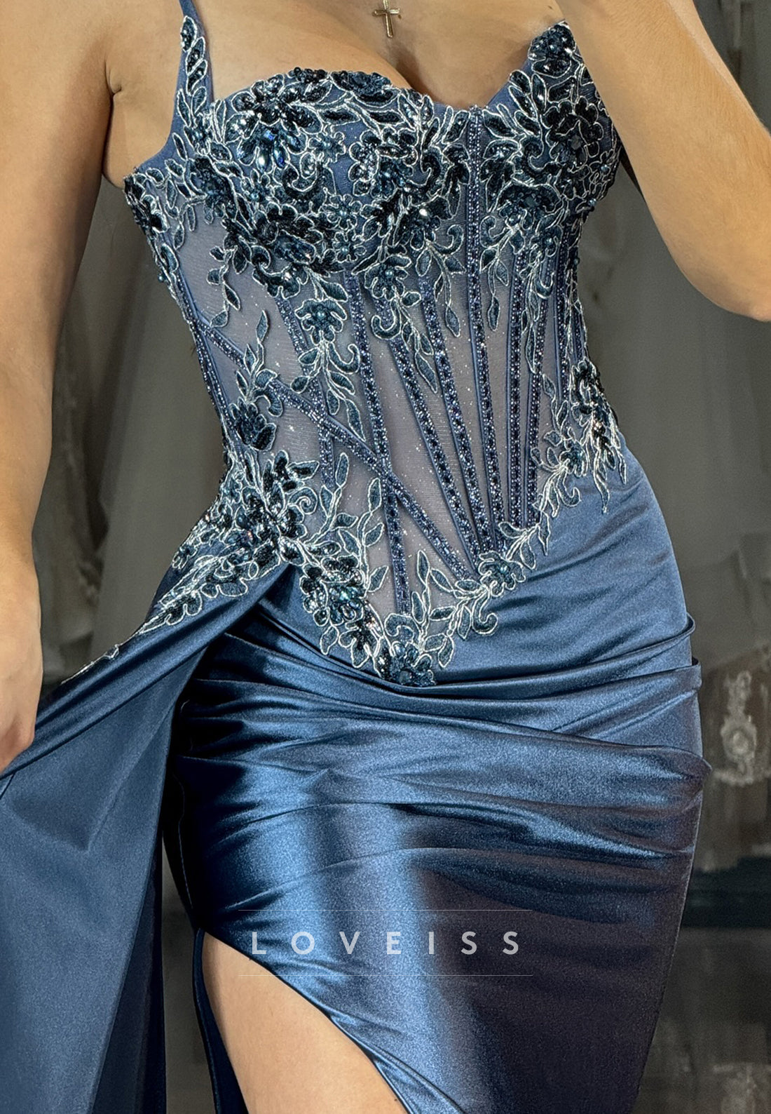 Sweetheart Spaghetti Straps Appliques Pleated Sheath Prom Dress