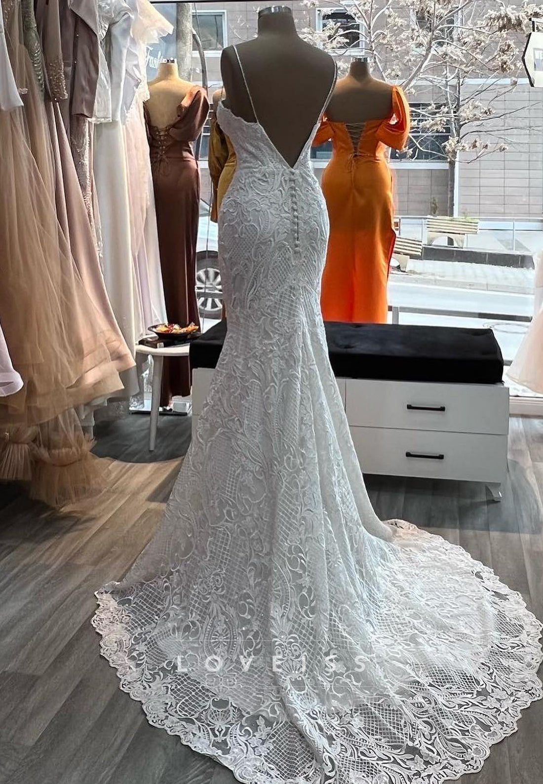 Sweetheart Spaghetti Straps Lace Appliques Mermaid Wedding Dress
