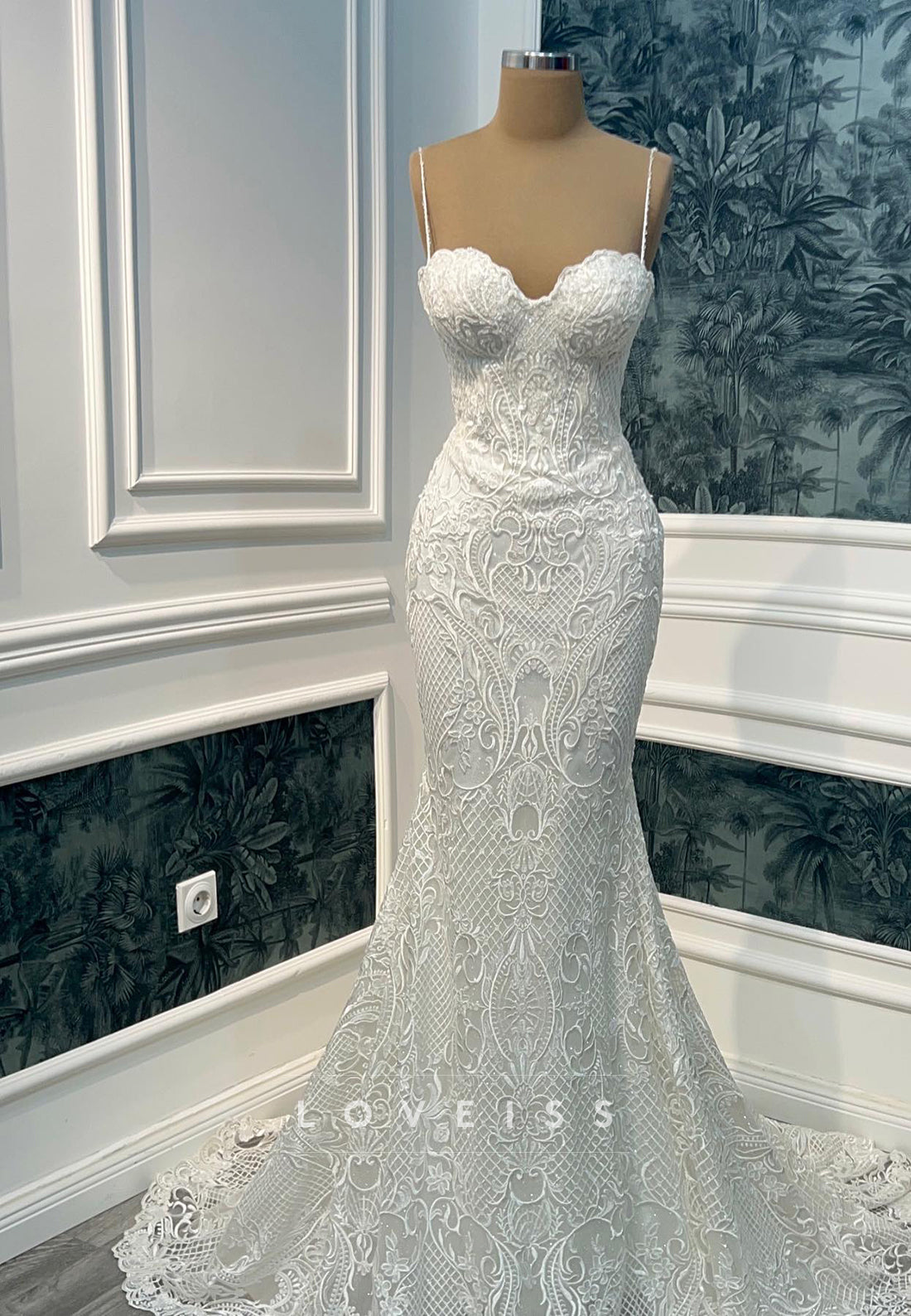 Sweetheart Spaghetti Straps Lace Appliques Mermaid Wedding Dress