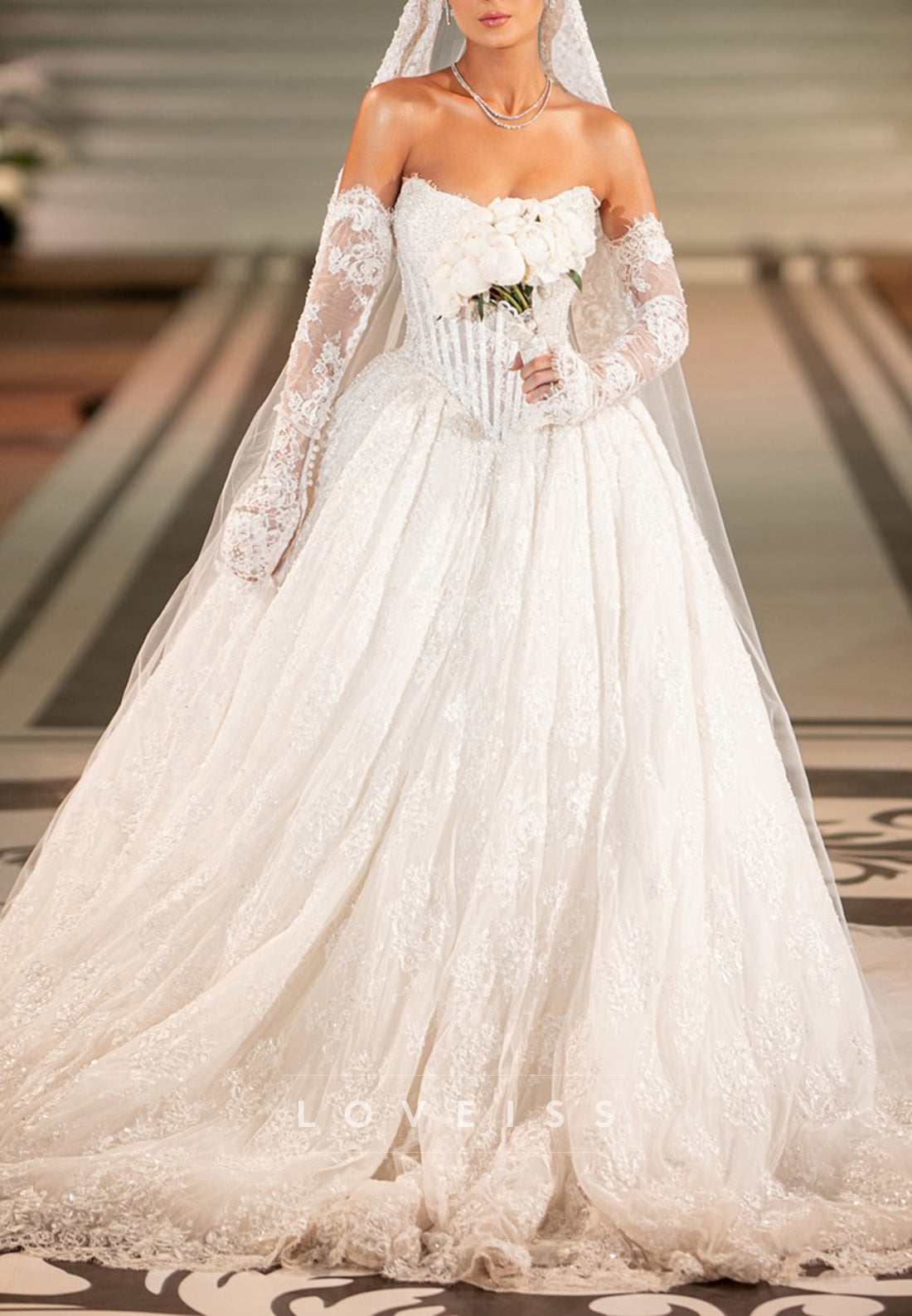 Sweetheart Strapless Lace Appliques Ball Gown Wedding Dress