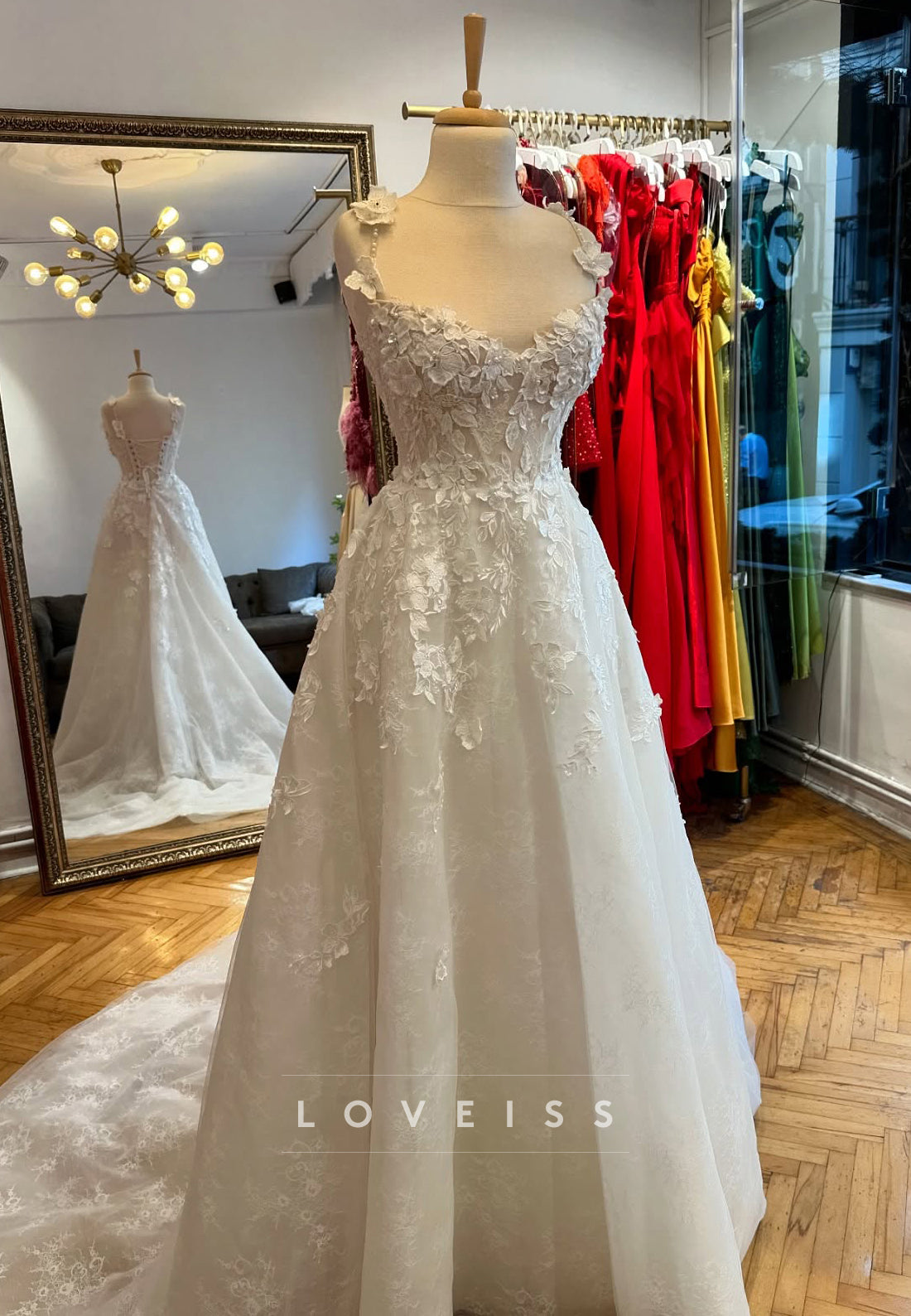 Sweetheart Straps Appliques A-Line Wedding Dress