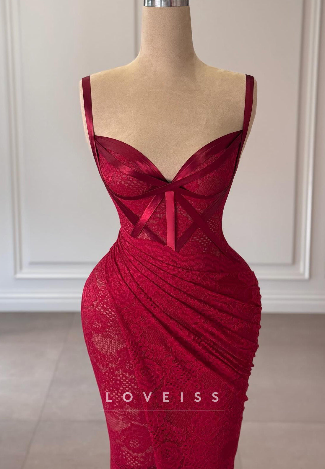 Sweetheart Straps Appliques Mermaid Lace Prom Dress