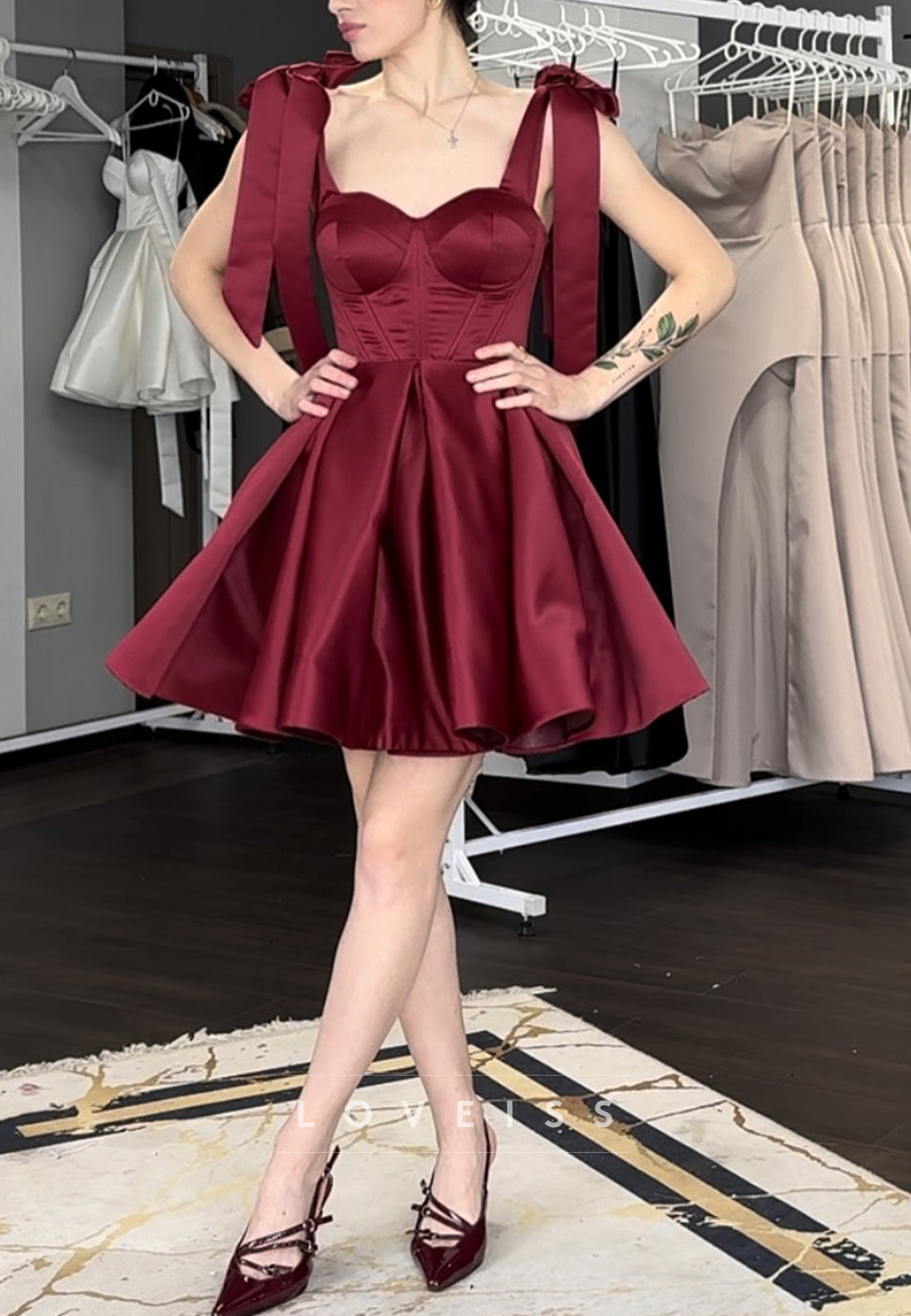 Sweetheart Straps Pleated A-Line Burgundy Party Homecoming Dress