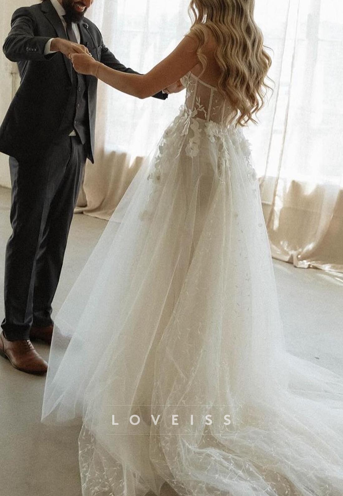 Sweetheart Tulle Appliques A--Line Wedding Dress