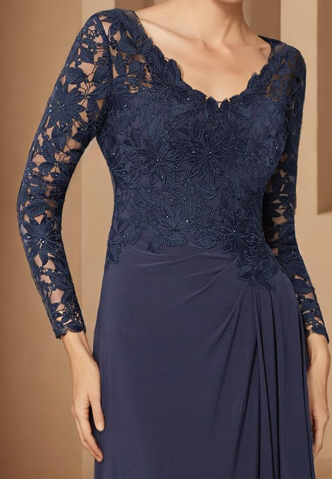 V-Neck Long Sleeves Lace Appliques Ruched Sheath Mother of Bride Dress