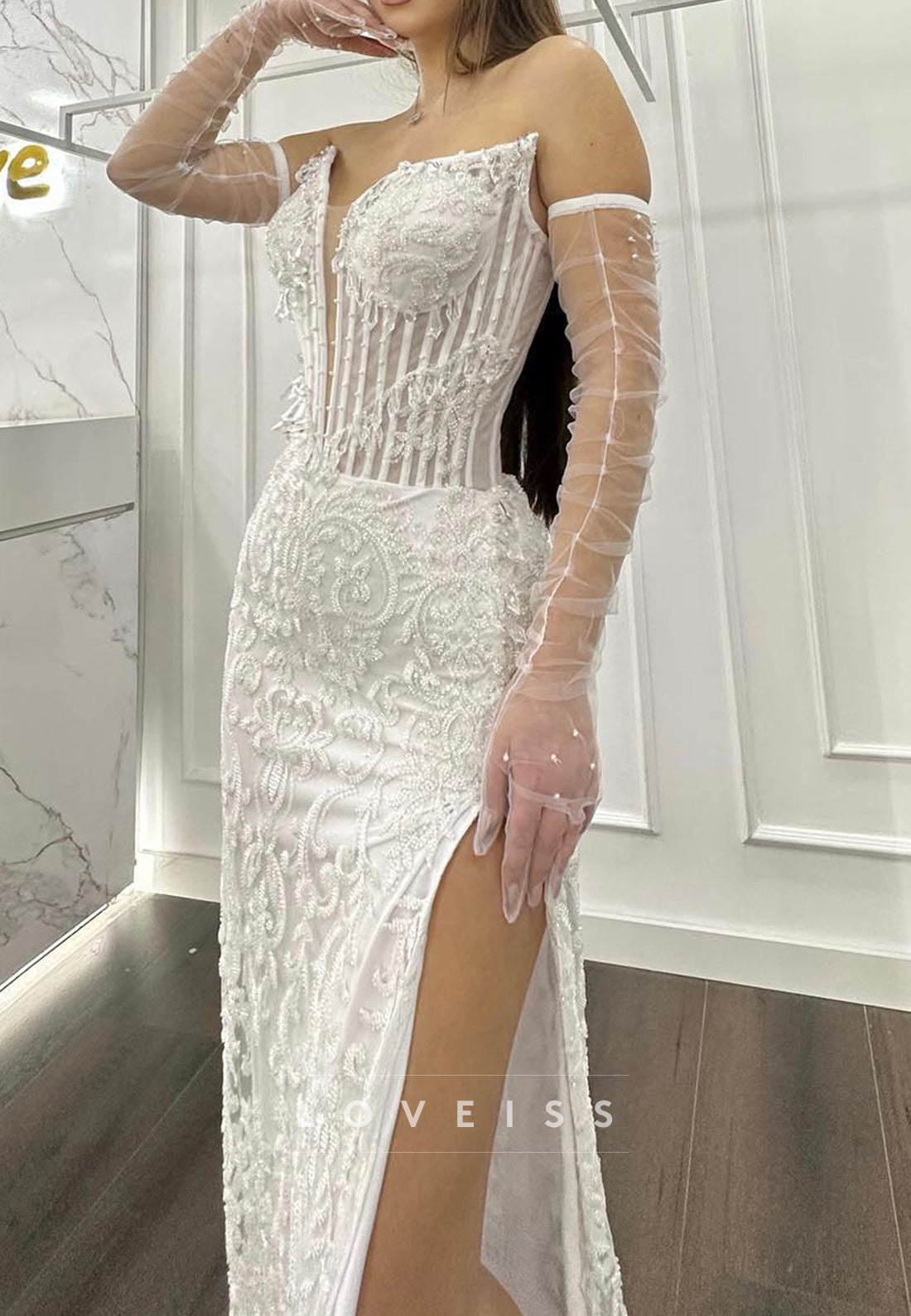 V-Neck Appliques Sheath Prom Dress with Gloves