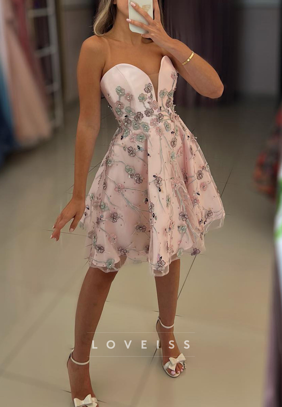 V-Neck Beaded Appliques A-Line Party Homecoming Dress