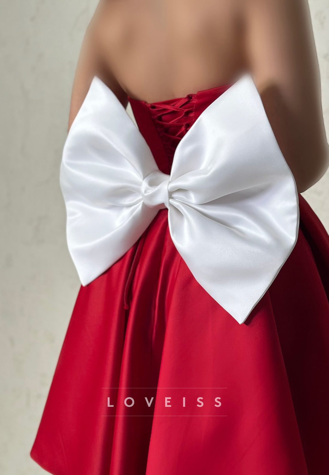 V-Neck Bow Sleeveless Beaded Sleek A-Line Party Homecoming Dress