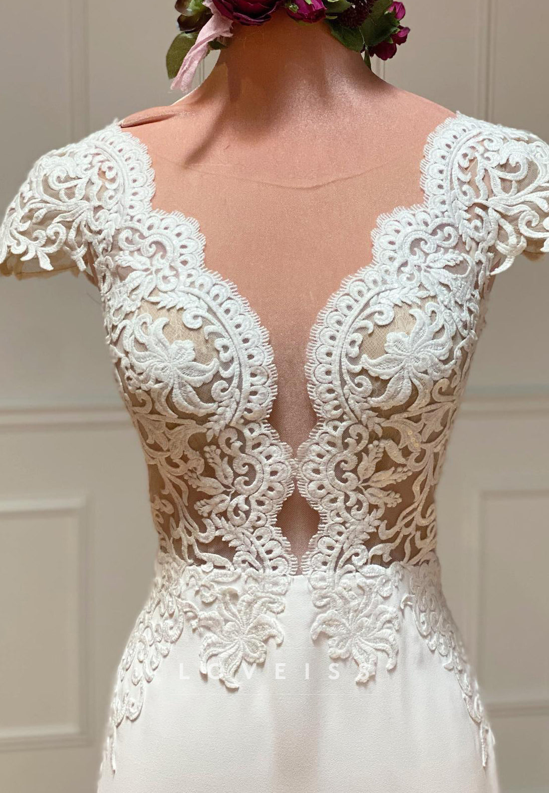 V-Neck Cap Sleeves Lace Appliques Sheath Wedding Dress