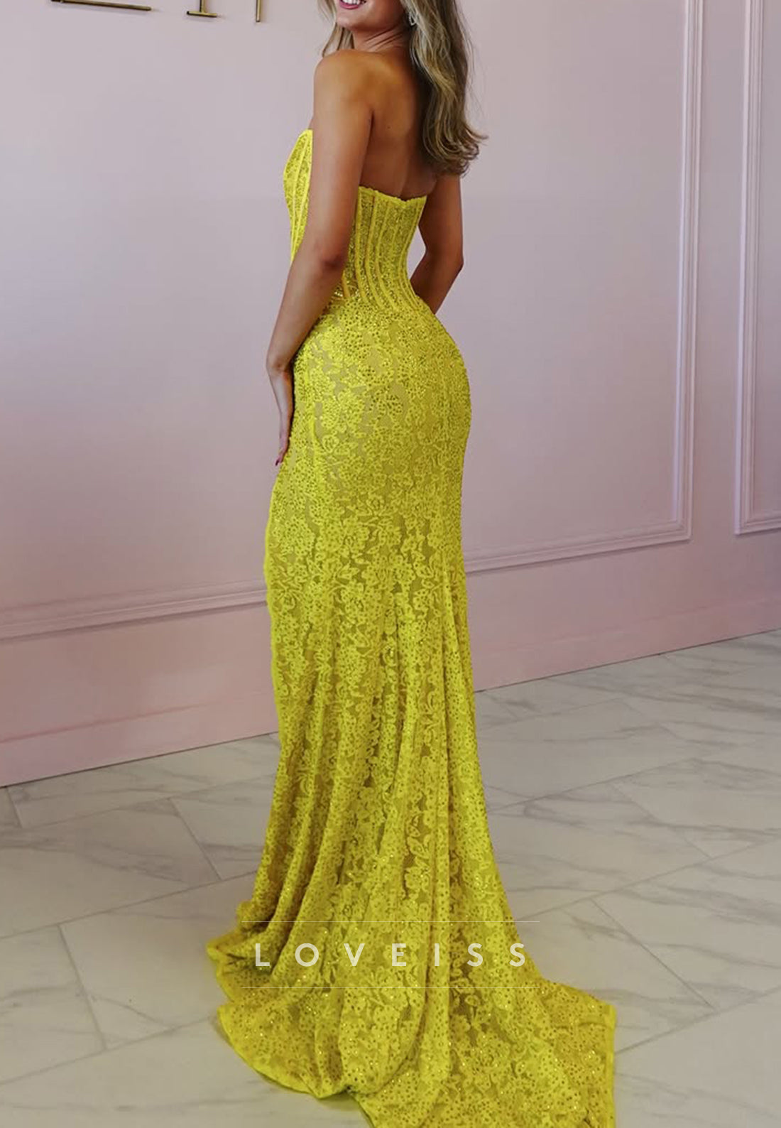 V-Neck Lace Appliques Sleeveless Sheath Evening Dress