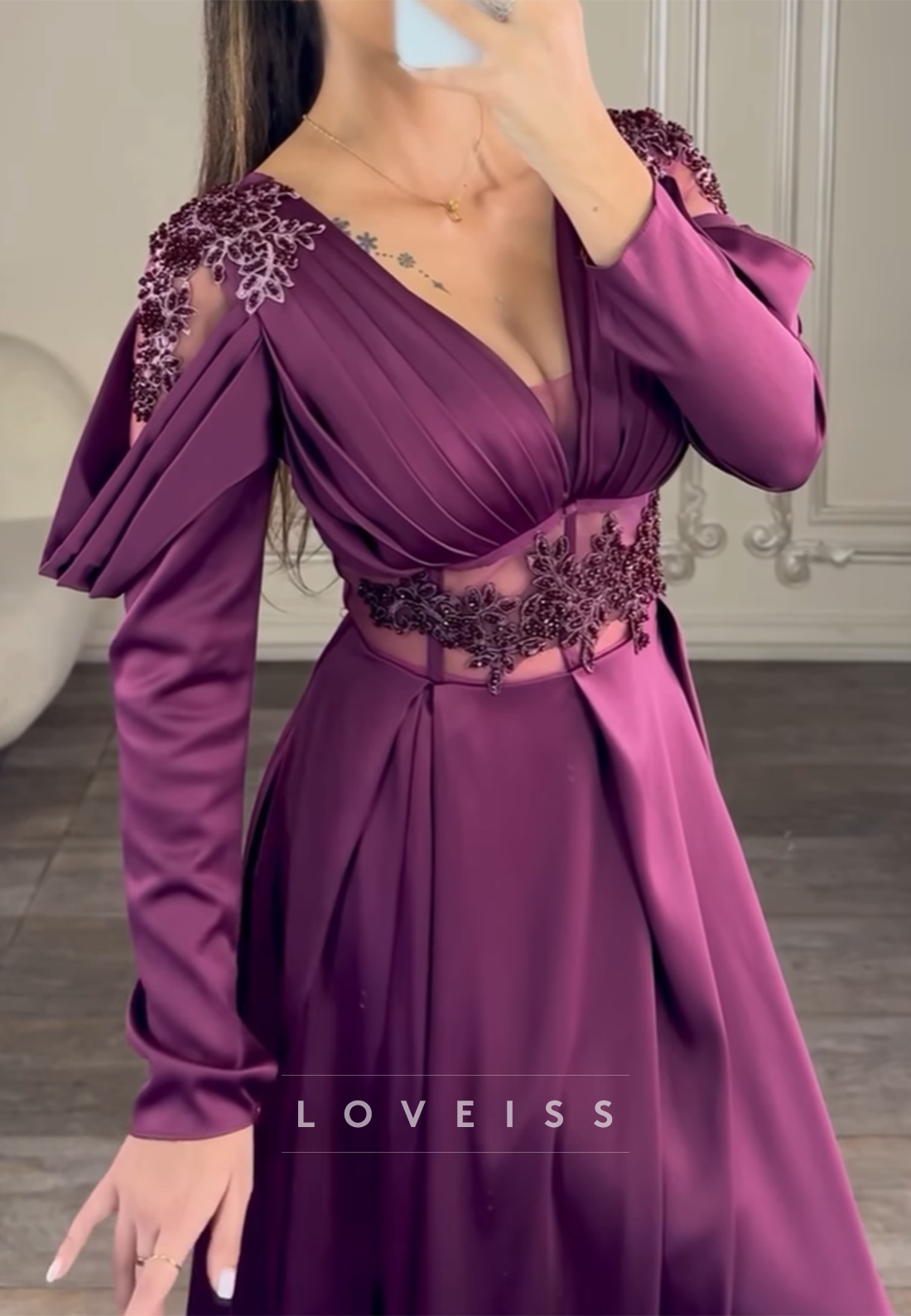 V-Neck Long Sleeves Appliques A-Line Evening Dress