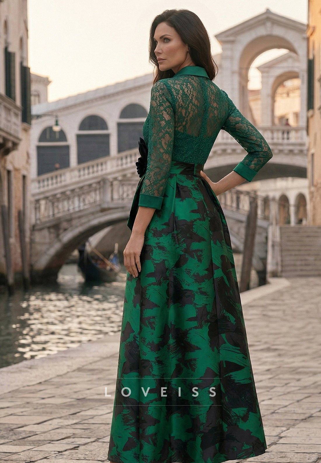 V-Neck Long Sleeves Appliques Floral Printed A-Line Mother of Bride Dress