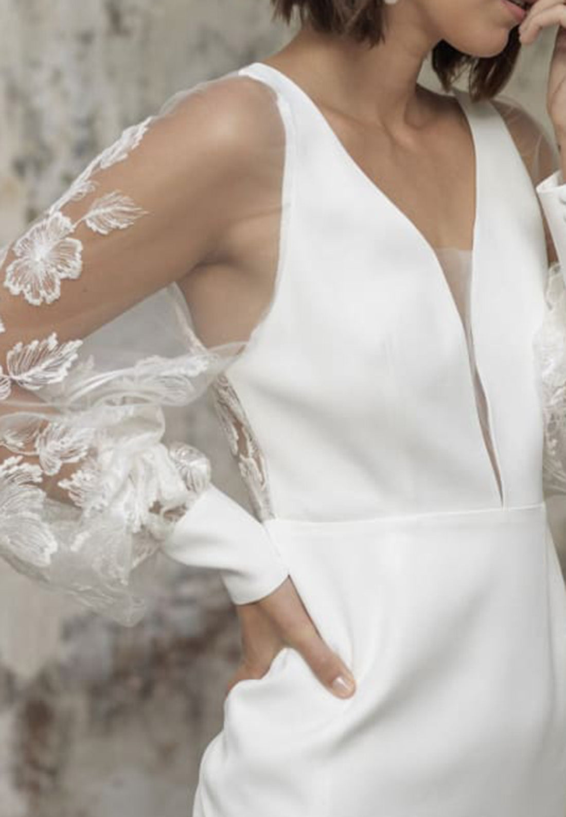 V-Neck Long Sleeves Appliques Sheath Short Wedding Dress