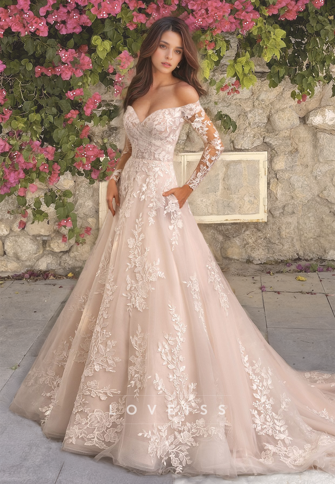 V-Neck Long Sleeves Appliques Tulle A-Line Ball Gown Wedding Dress