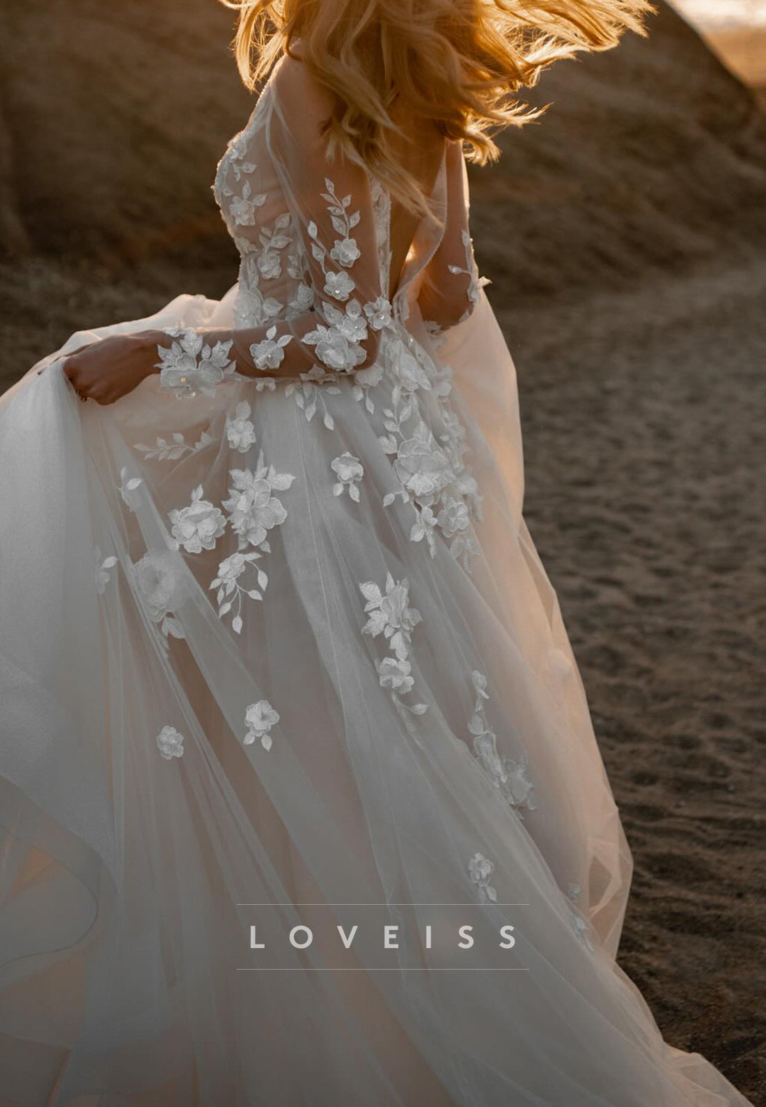 V-Neck Long Sleeves Appliques Tulle A-Line Wedding Dress