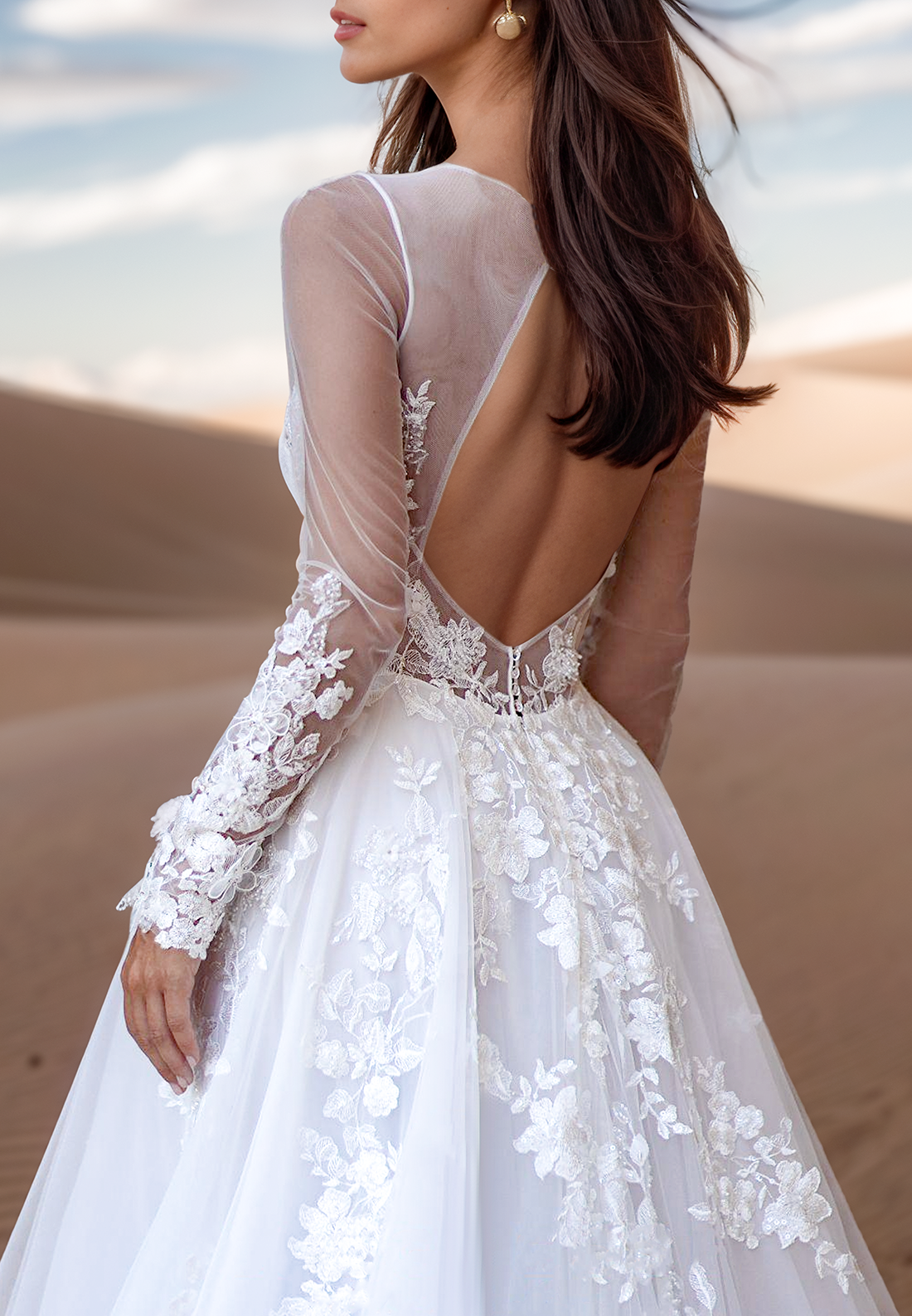 V-Neck Long Sleeves Appliques Tulle Ball Gown Wedding Dress