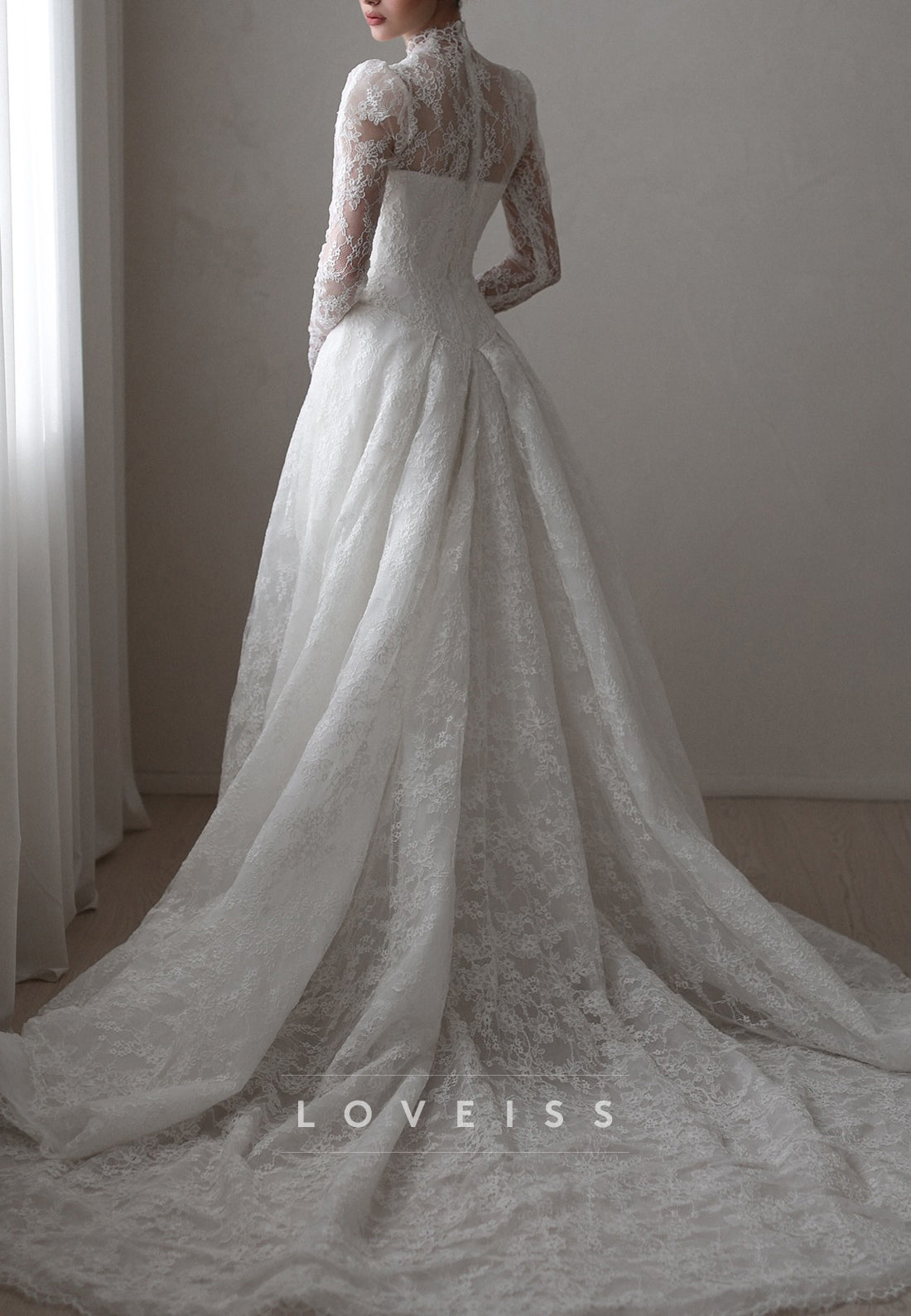 V-Neck Long Sleeves Lace Appliques A-Line Wedding Dress