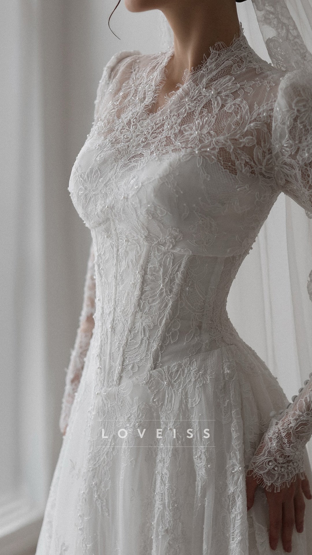 V-Neck Long Sleeves Lace Appliques A-Line Wedding Dress