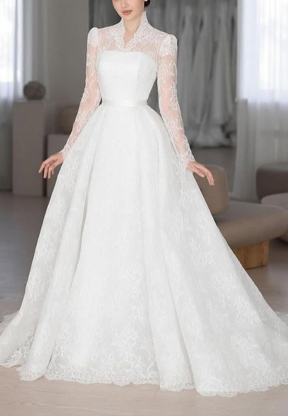 V-Neck Long Sleeves Lace Appliques Ball Gown Wedding Dress