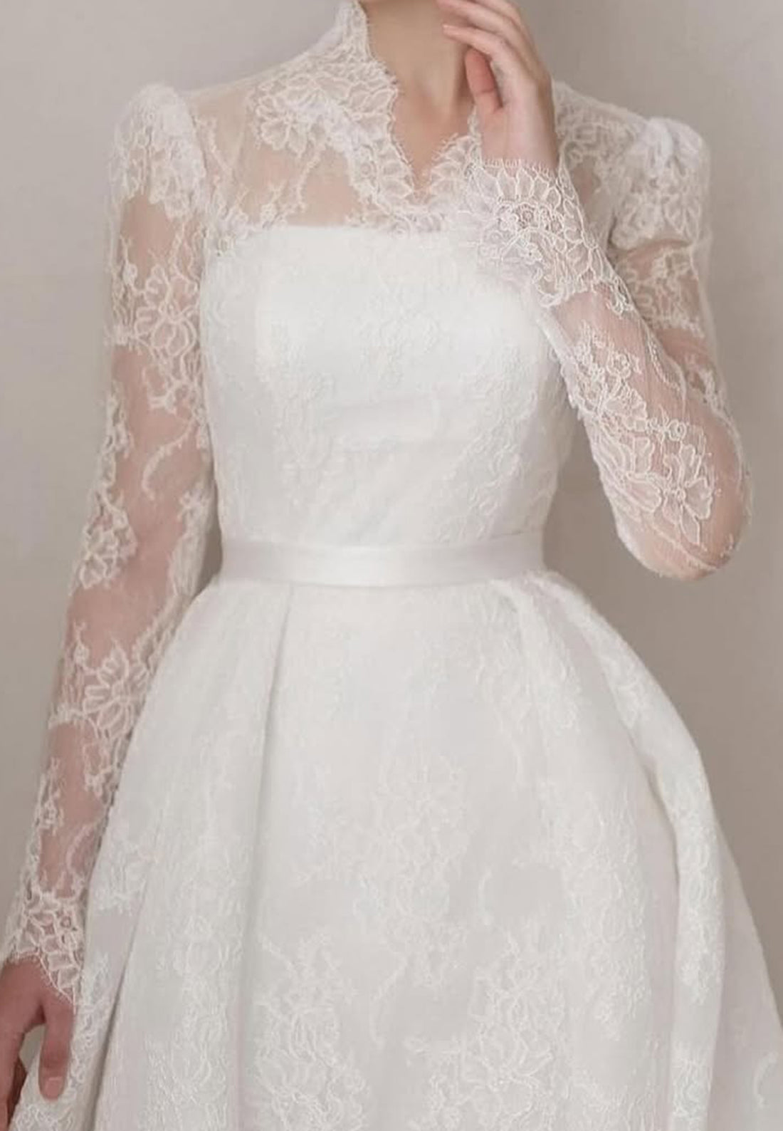 V-Neck Long Sleeves Lace Appliques Ball Gown Wedding Dress