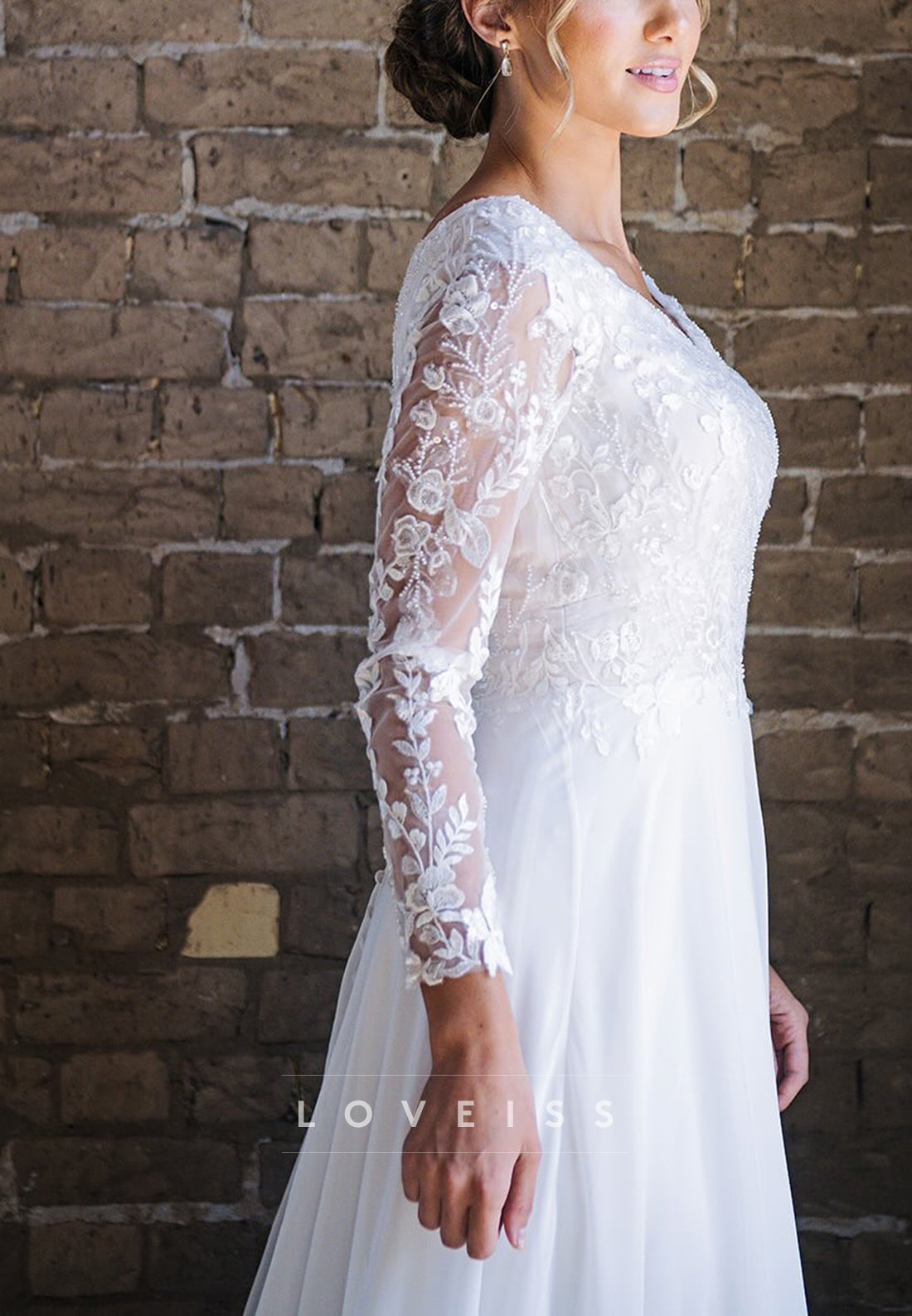 V-Neck Long Sleeves Lace Appliques Chiffon A-Line Wedding Dress