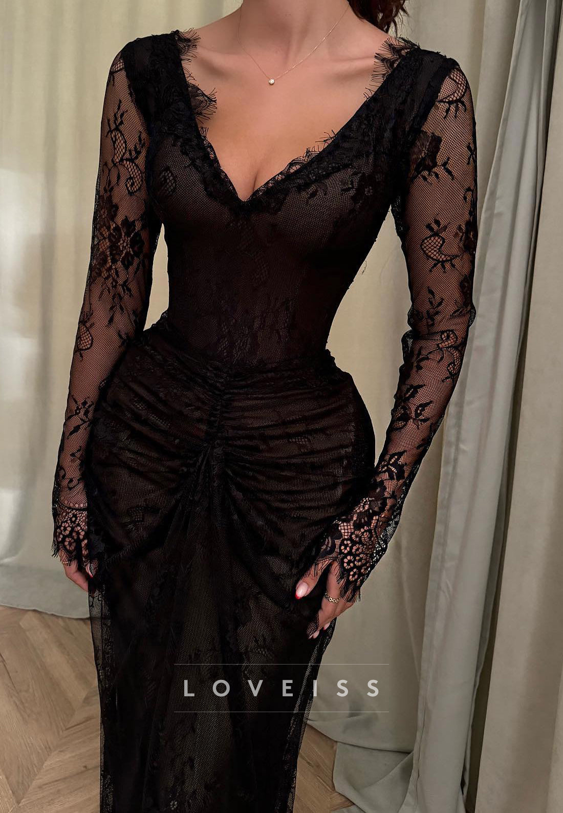 V-Neck Long Sleeves Lace Appliques Ruched Mermaid Formal Dress