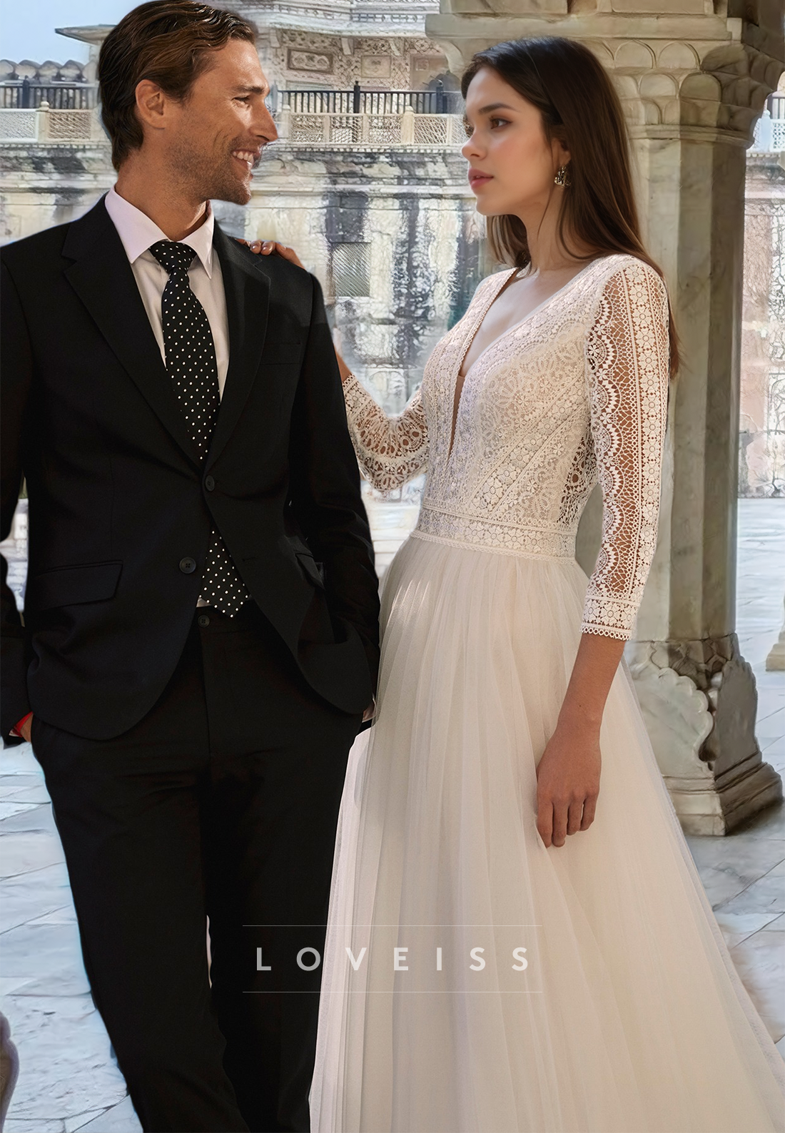 V-Neck Long Sleeves Lace Appliques Tulle A-Line Boho Wedding Dress