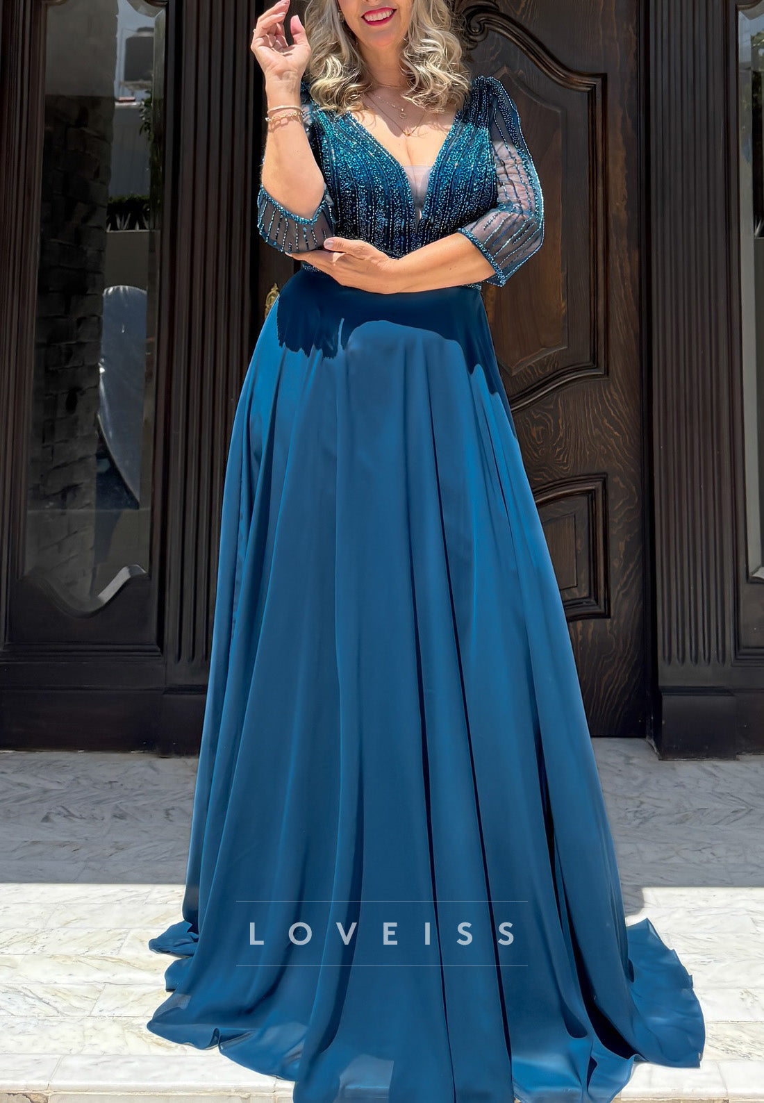 V-Neck Long Sleeves Sparkly Pleated A-Line Mother of Bride Dress