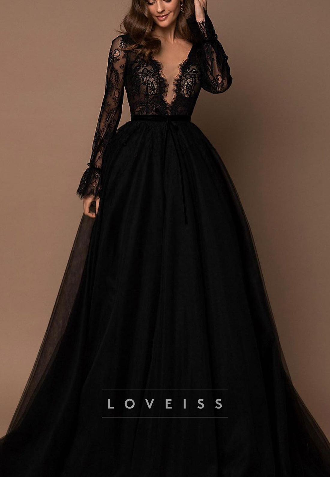 V-Neck Long Sleeves Tulle Appliques Ball Gown Black Wedding Dress