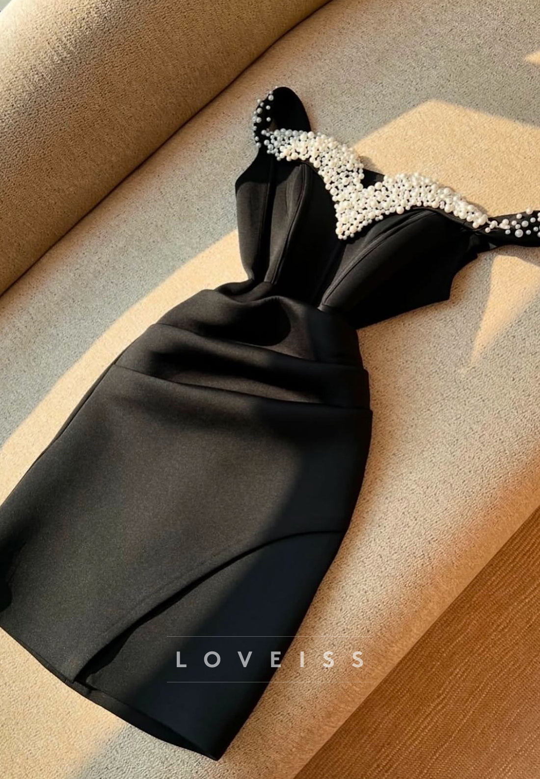 V-Neck Pearl Straps Pleated Sheath Party Homecoming Dress