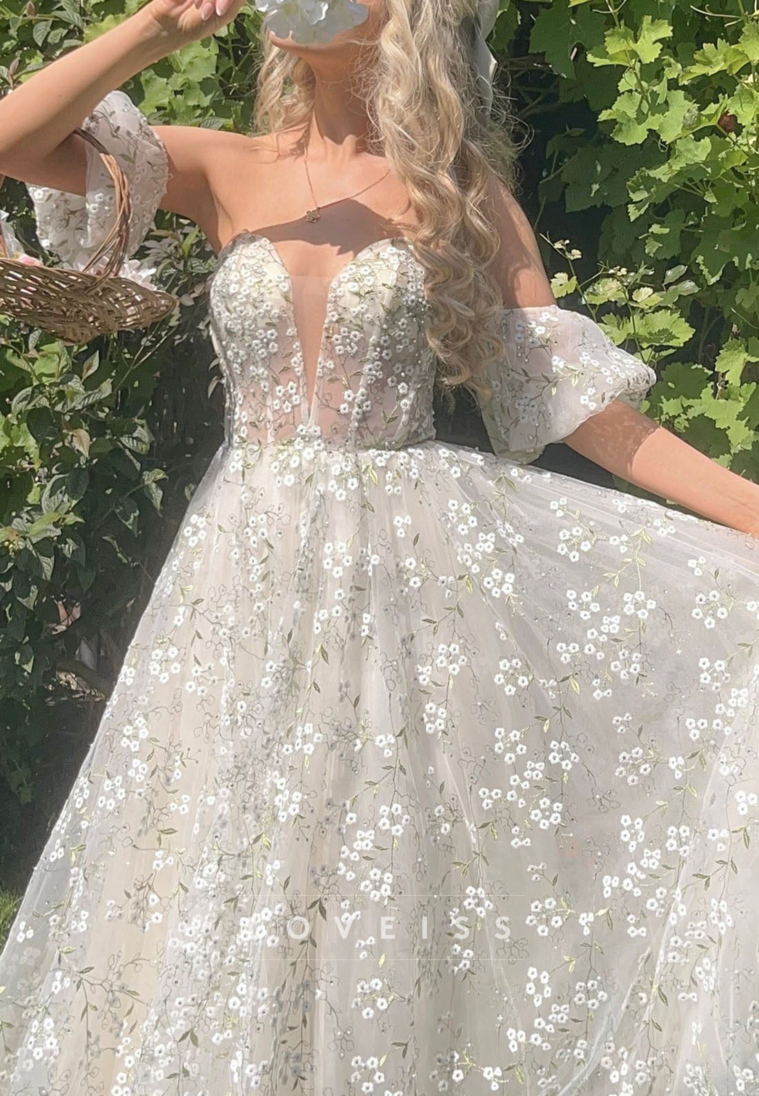 V-Neck Puff Sleeves Floral Appliques A-Line Prom Dress