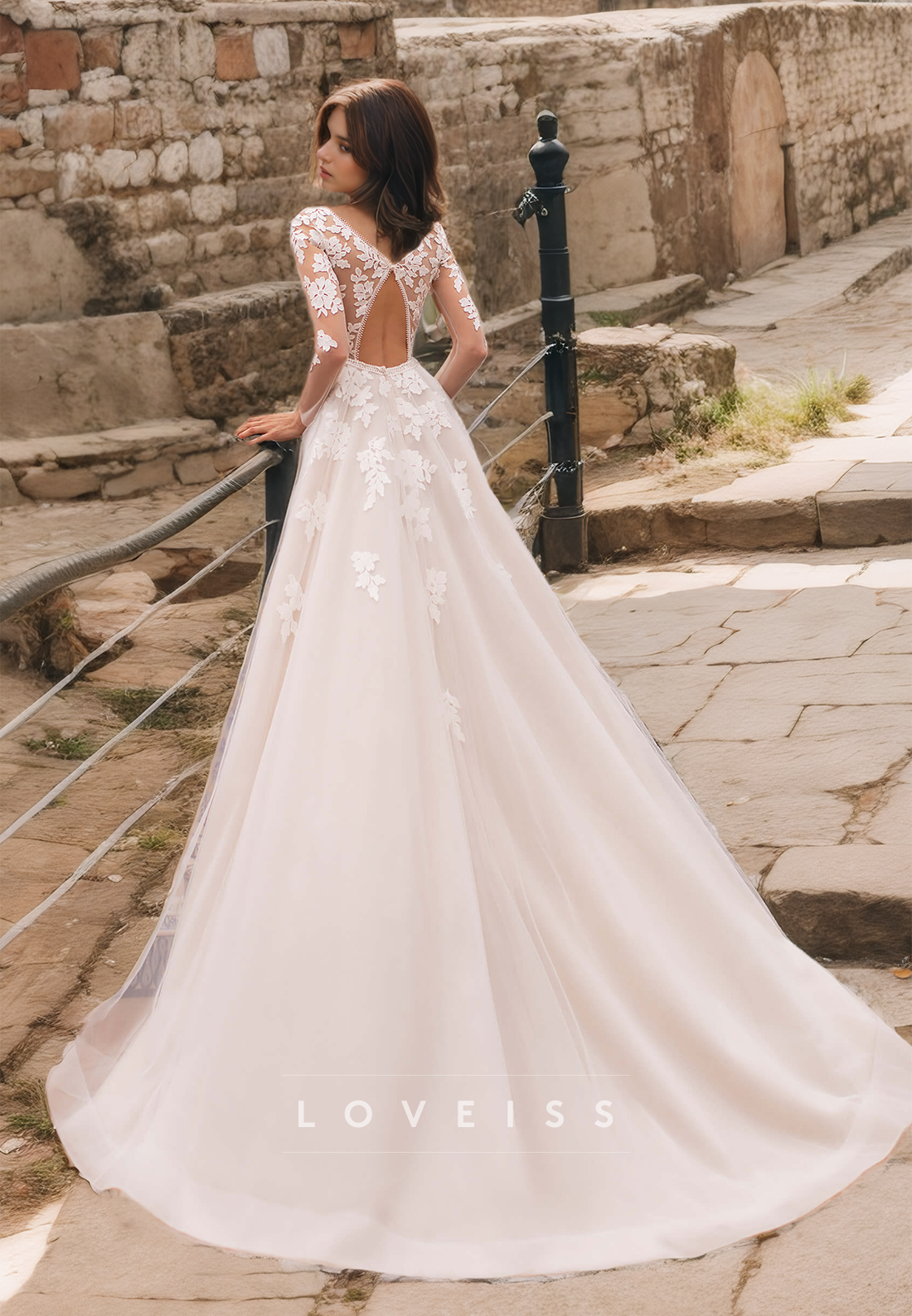 V-Neck Sheer Long Sleeves Lace Appliques Tulle A-Line Wedding Dress