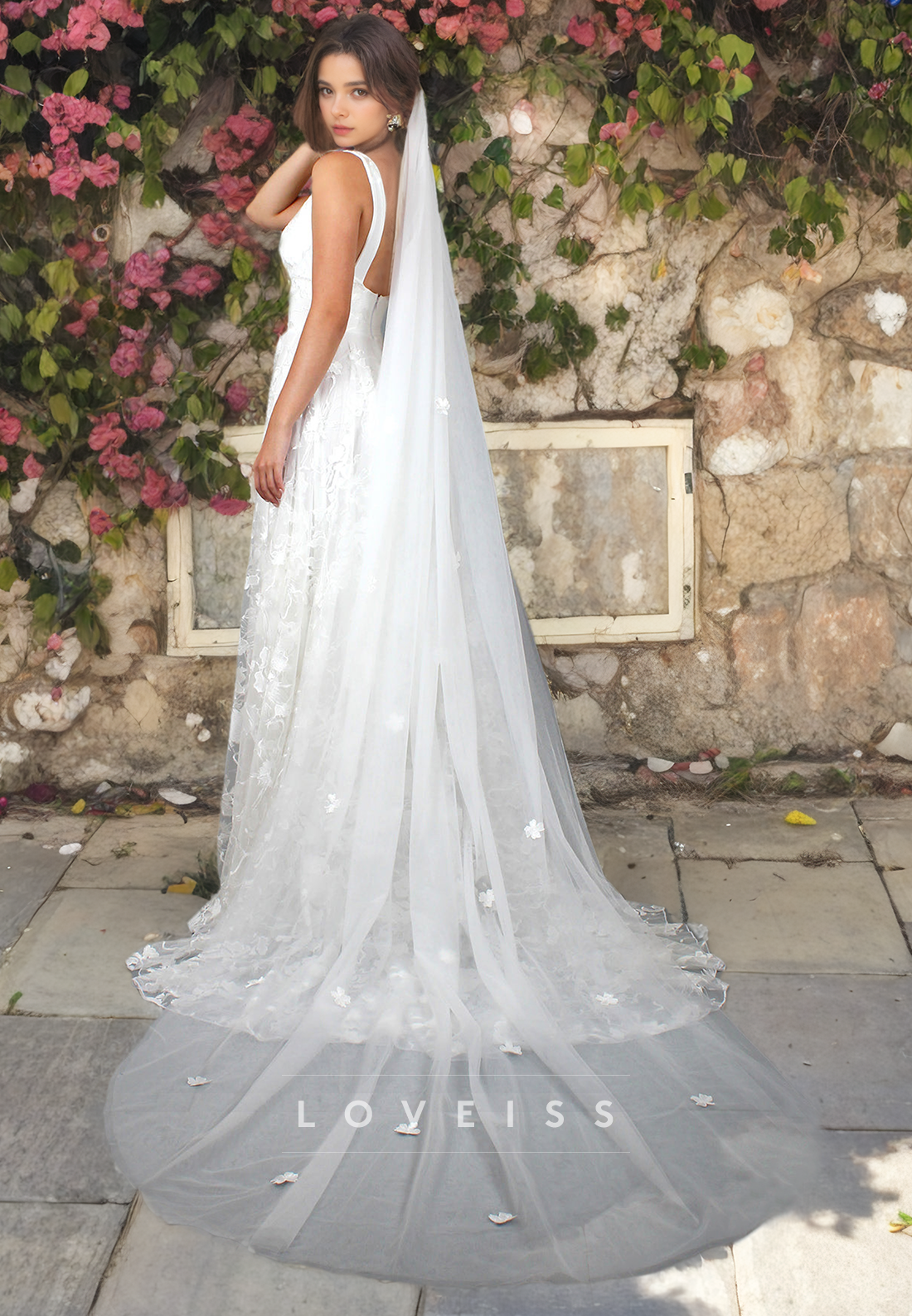 V-Neck Sleeveless Appliques A-Line Beach Wedding Dress