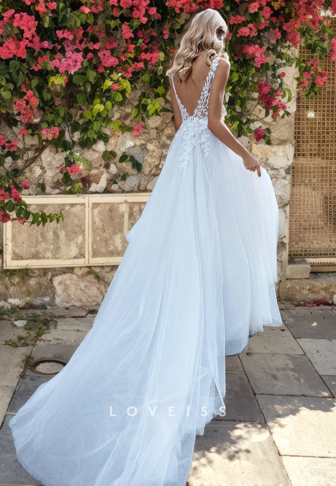 V-Neck Sleeveless Appliques Open Back A-Line Beach Wedding Dress