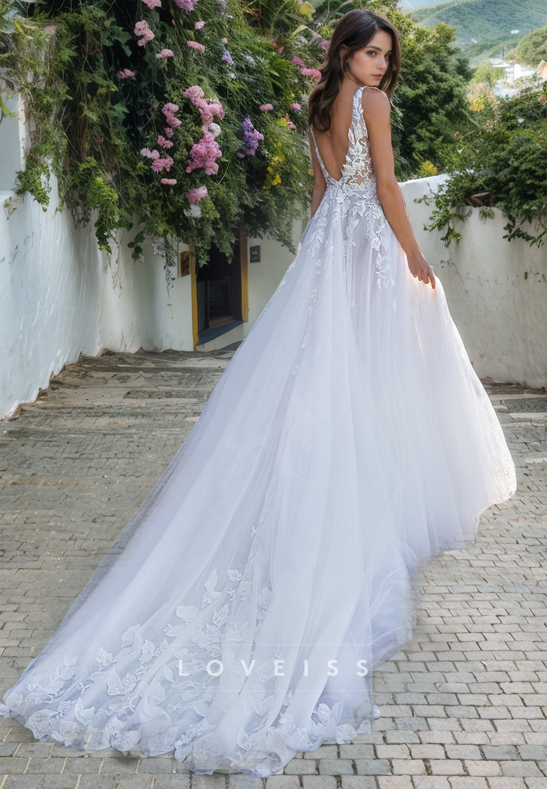 V-Neck Sleeveless Appliques Tulle A-LIne Beach Wedding Dress