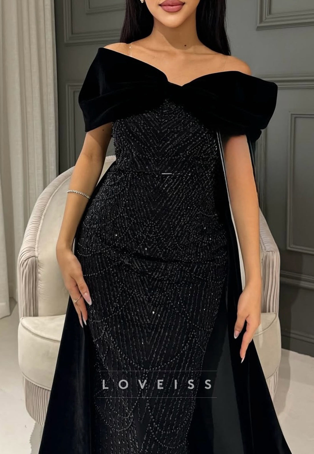 V-Neck Sleeveless Beaded Embroidery Sheath Evening Dress