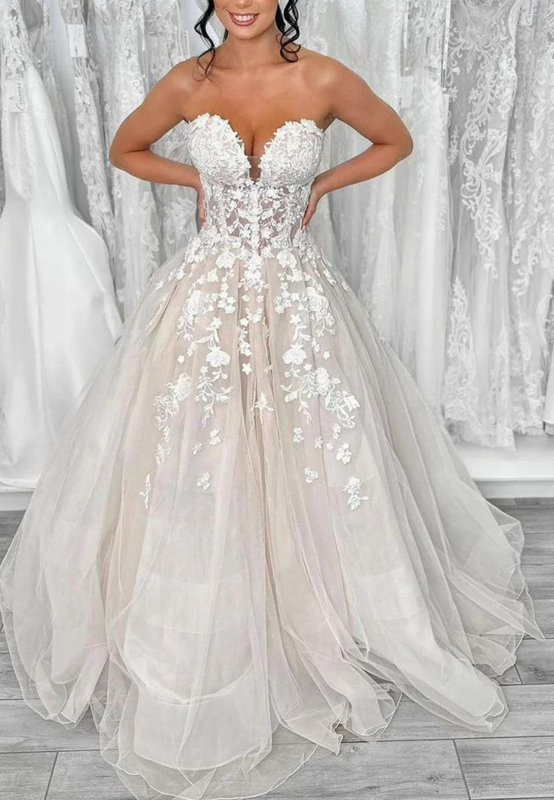 V-Neck Sleeveless Floral Appliques Ball Gown Wedding Dress
