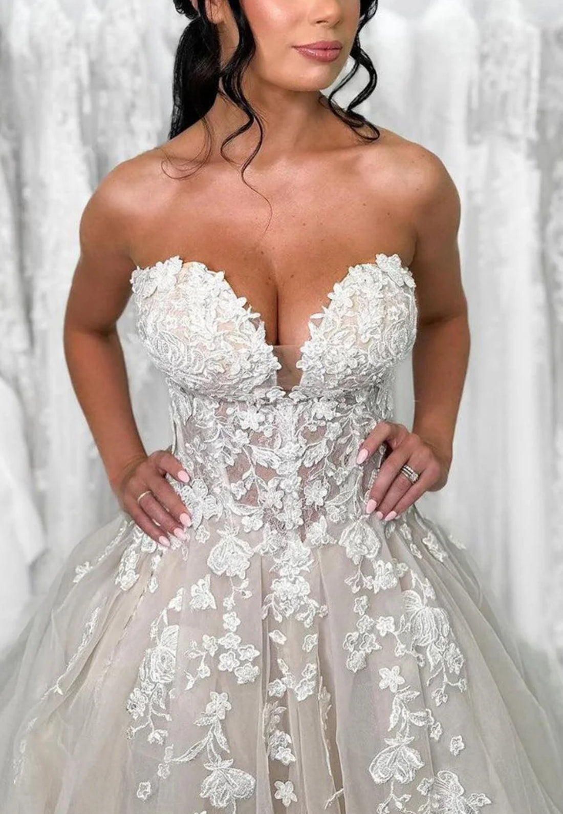 V-Neck Sleeveless Floral Appliques Ball Gown Wedding Dress