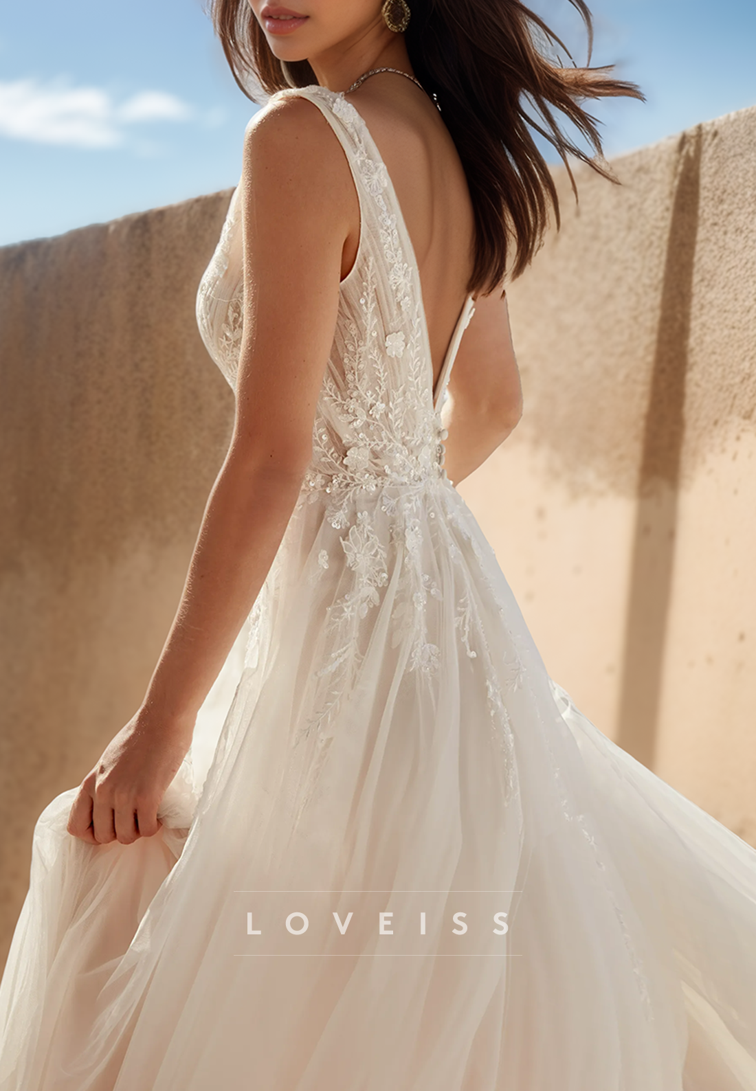 V-Neck Sleeveless Floral Appliques Tulle A-Line Wedding Dress
