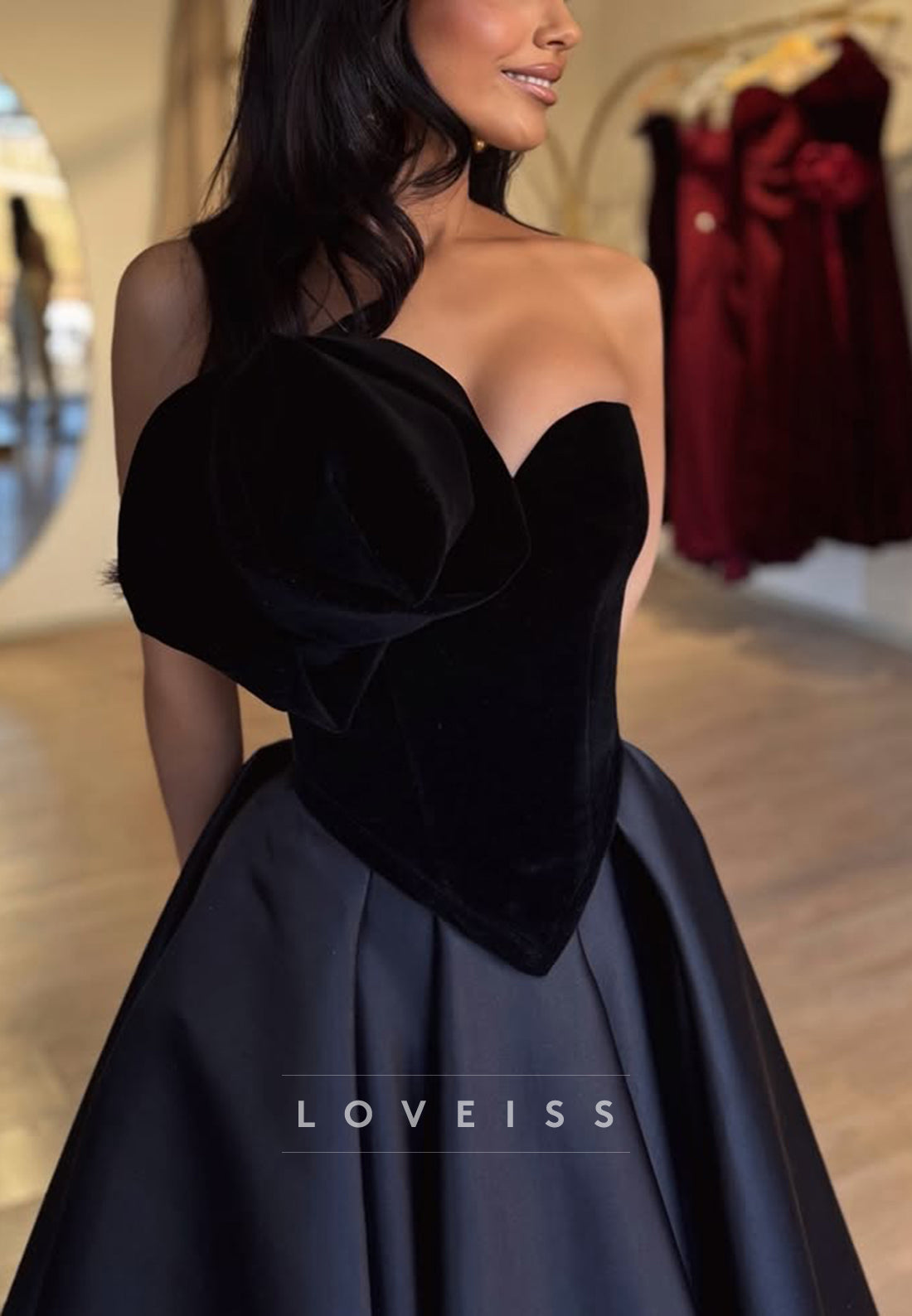 V-Neck Sleeveless Pleated A-Line Prom Dress