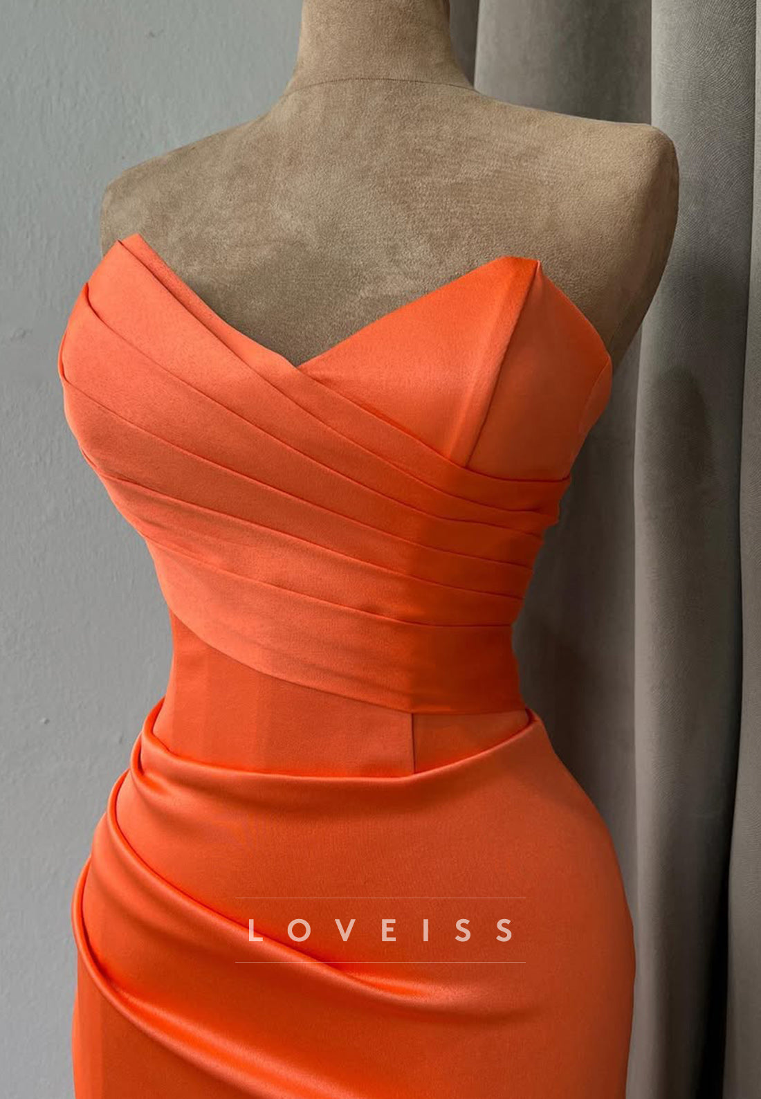 V-Neck Sleeveless Pleated Sheath Simple Formal Dress