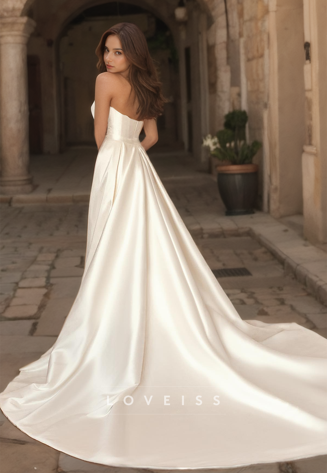V-Neck Sleeveless Ruched Mermaid Sweep Train Wedding Dress